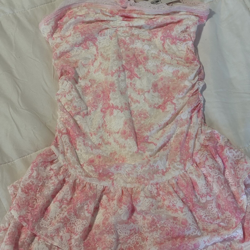 LoveShackFancy X VS PINK Pink and White Lace-Print Dress - Picture 4 of 6